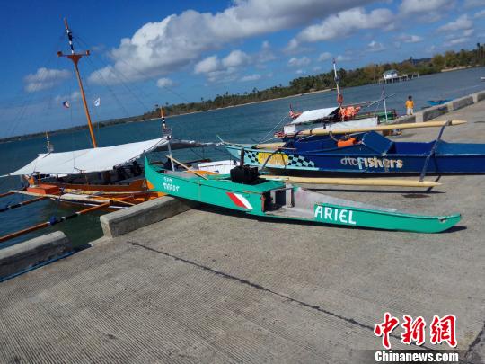 圖為被救助的菲律賓漁民的漁船。 中交公路規(guī)劃設(shè)計(jì)院有限公司 攝