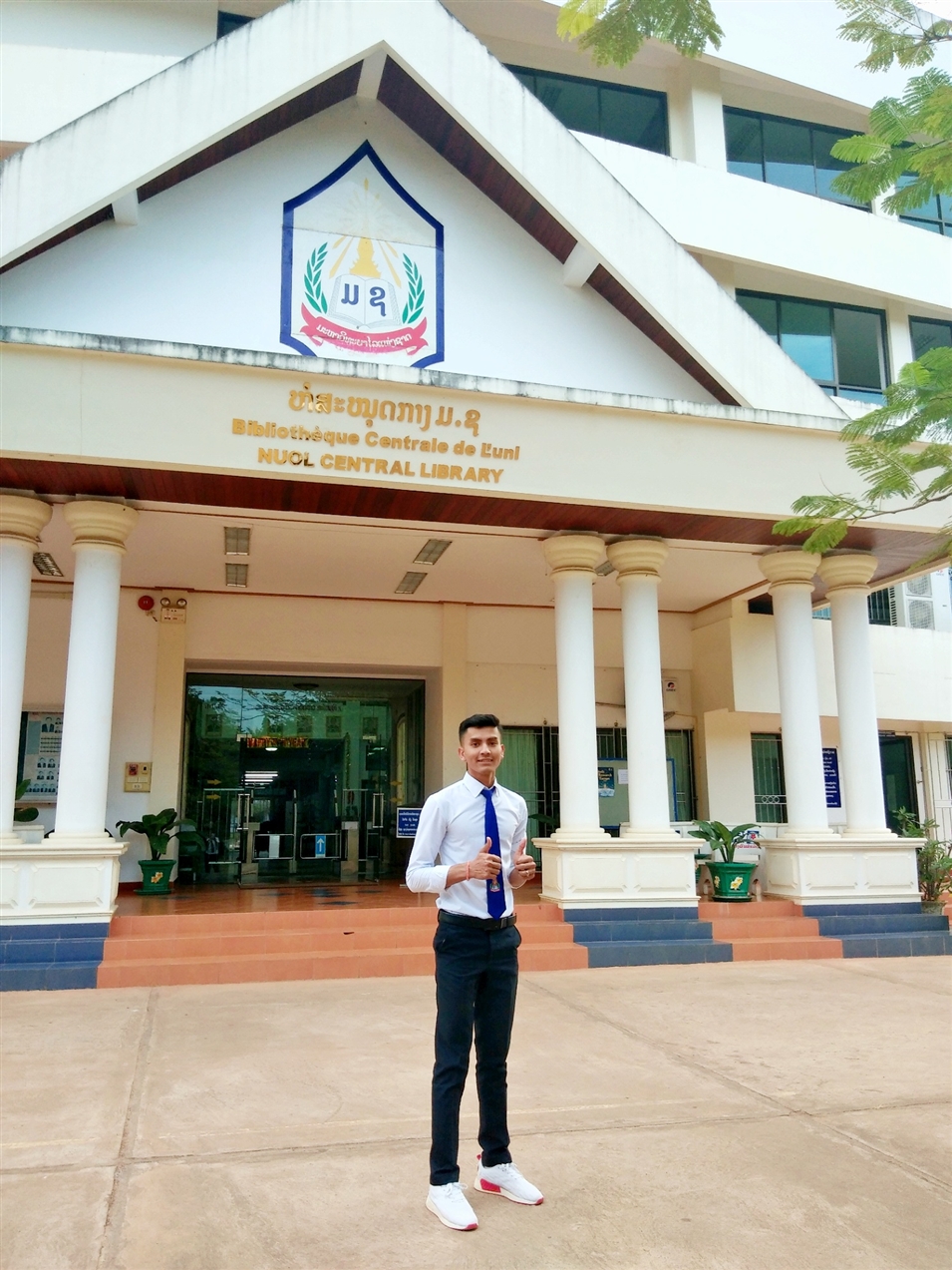 林納，柬埔寨人 老撾國(guó)立大學(xué)建筑學(xué)院建筑學(xué)專業(yè)